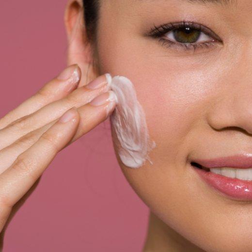 skin-sensitivity-luck-blog-2.png Woman applying moisturizer to sensitive skin