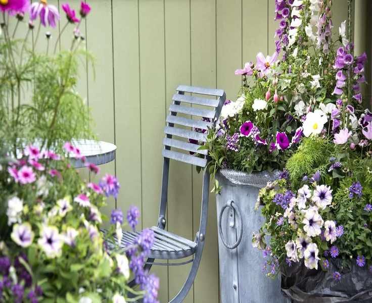 Transform Your Small Patio with IKEA's Versatile Plant Stand and Garden Bed