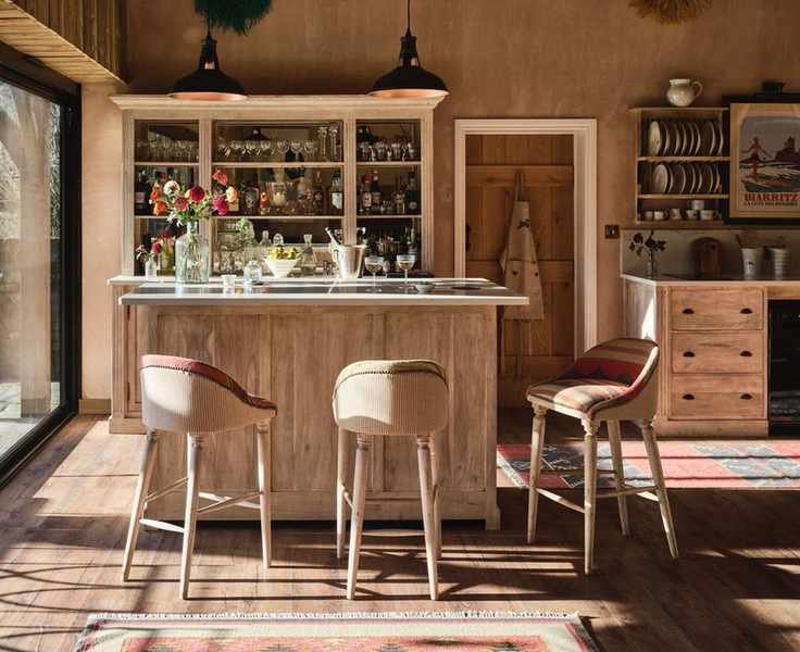 An english country home bar