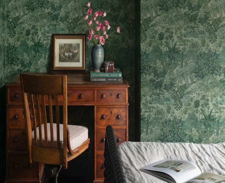 Discover the Vintage-Style Lamp from Walmart That Transforms Your Bedroom