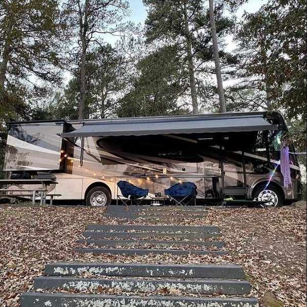 Exploring RV Life During the Pandemic: Jools and Christy's Adventure