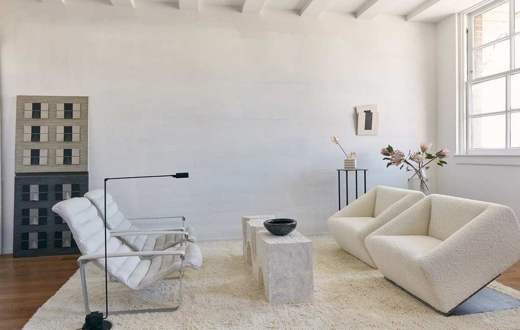 Minimalist white living room by Kelly Wearstler