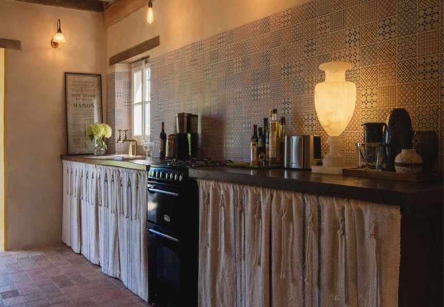 Layering Techniques Interior Designers Use to Enhance Room Depth