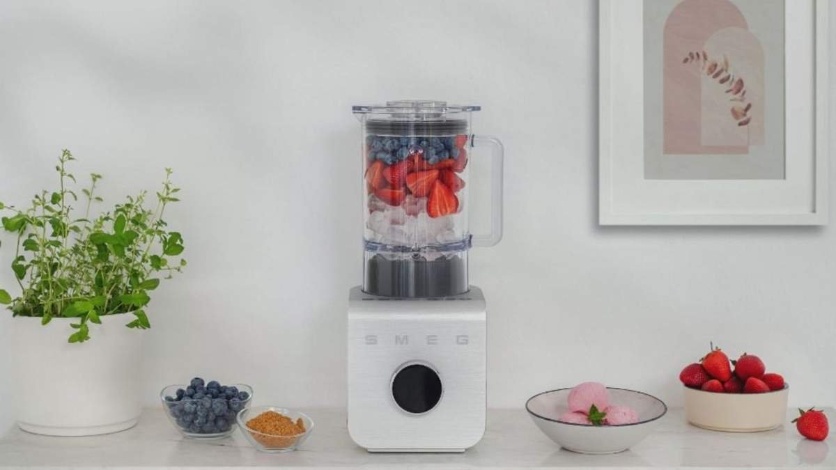 Smeg Professional Blender Review: Luxury Meets Performance