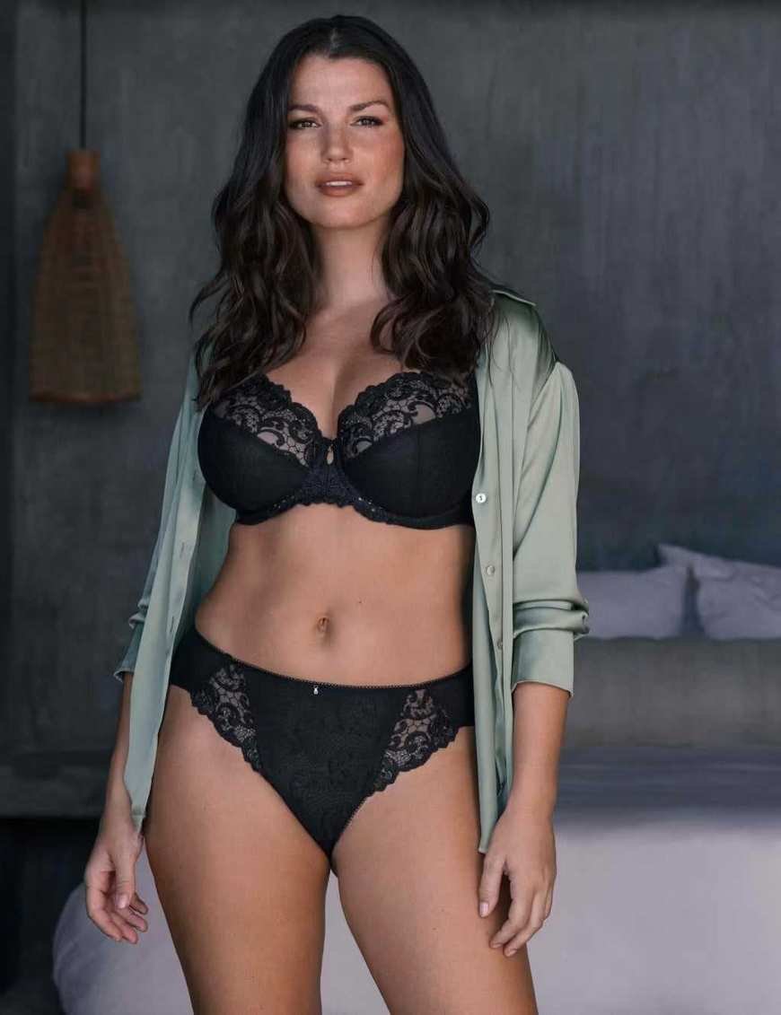 D Cup Bras: Discover Their Meaning and Achieve the Perfect Fit