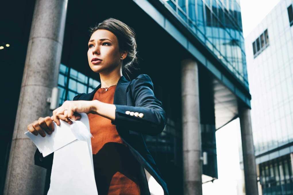 7 Warning Signs Your Hybrid Workplace Might Be Toxic