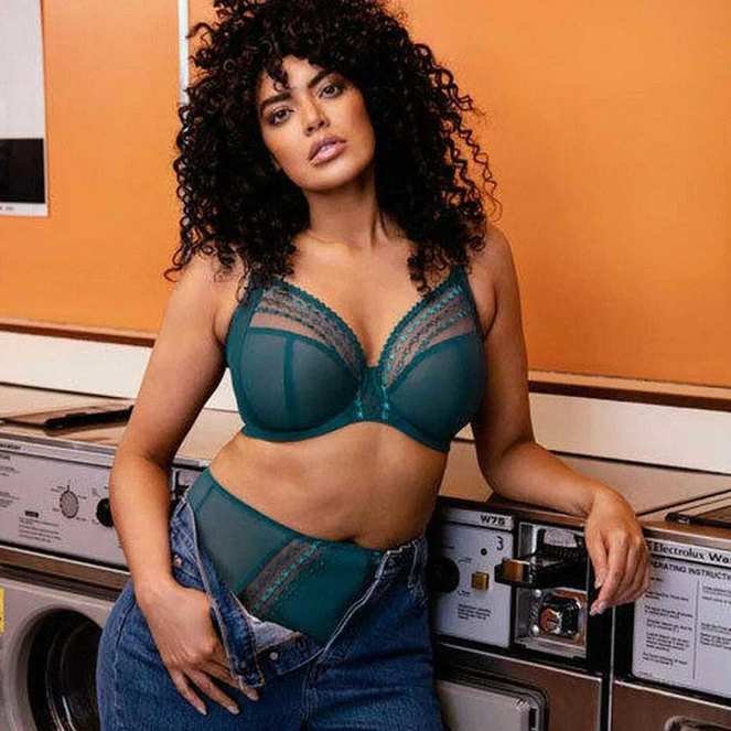 Finding the Perfect Bras for Large Busts: Comfort and Style Combined