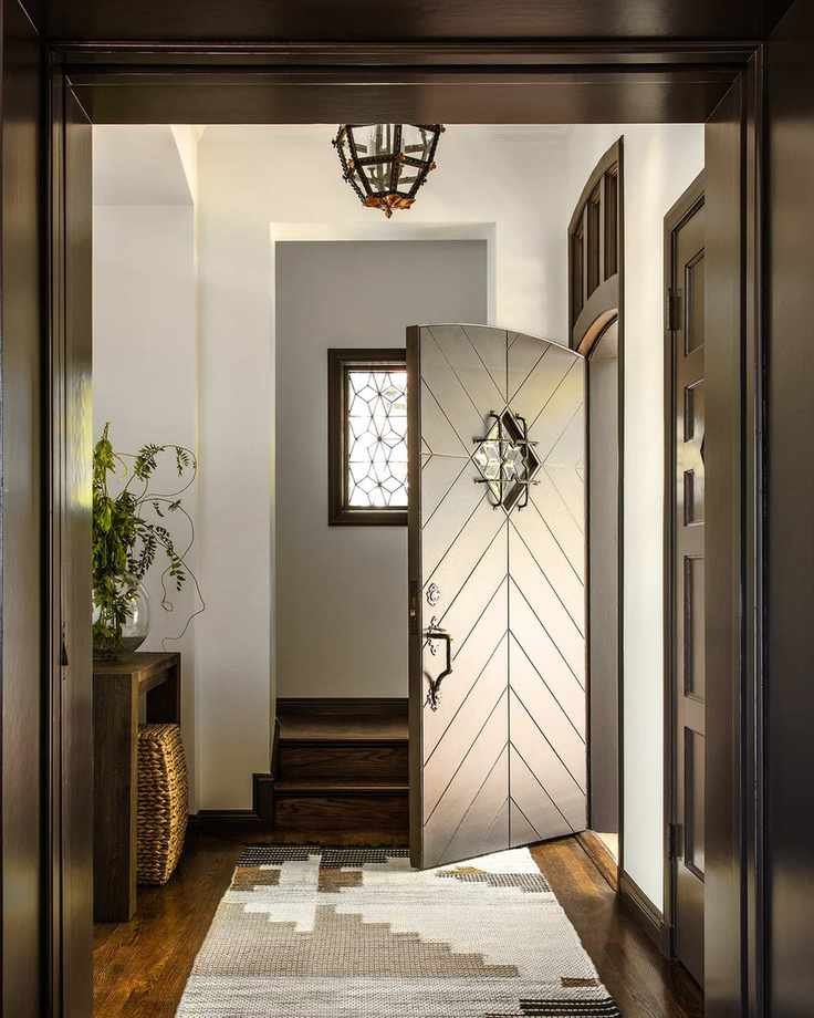 Natural colours in a US home in cottage hallway ideas