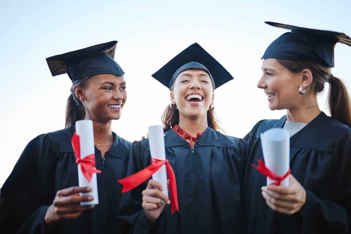 Post-College Graduation Essentials: Mastering Thank You Notes and Networking