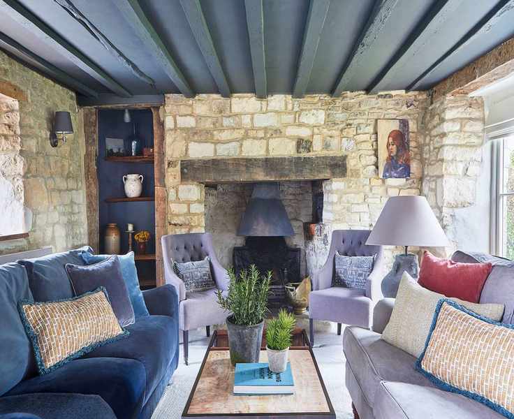 Essential Tips for Cleaning Your Velvet Couch Without Damage