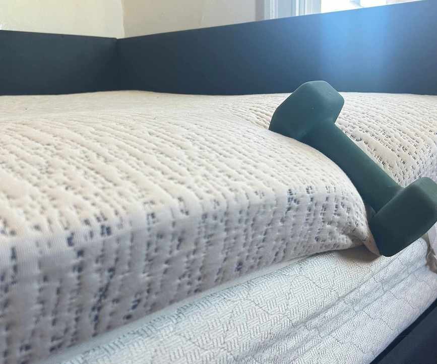 Testing the Viscosoft memory foam mattress with weights and glasses for review